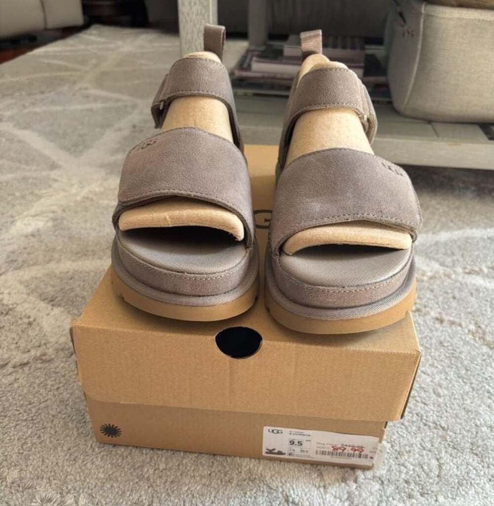 UGG Women's Goldenstar Platform Sandal in Driftwood Size 9.5